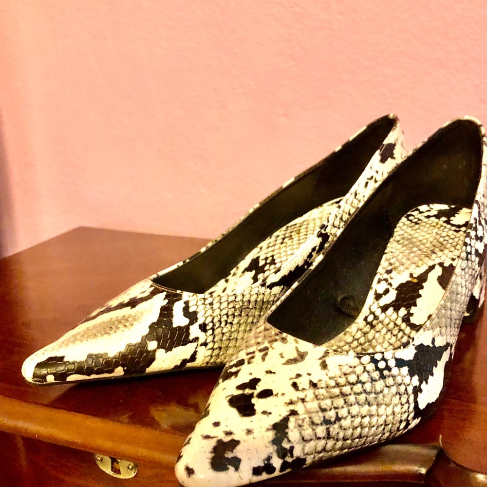 Shoes - Picture 3 of 8